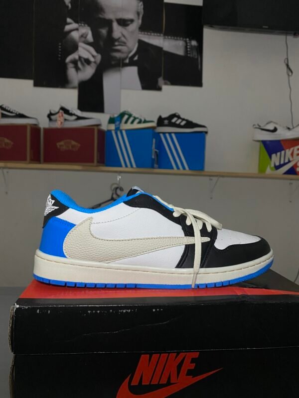 Fragment Design x Travis Scott x Air Jordan 1 Low - Imagem 3